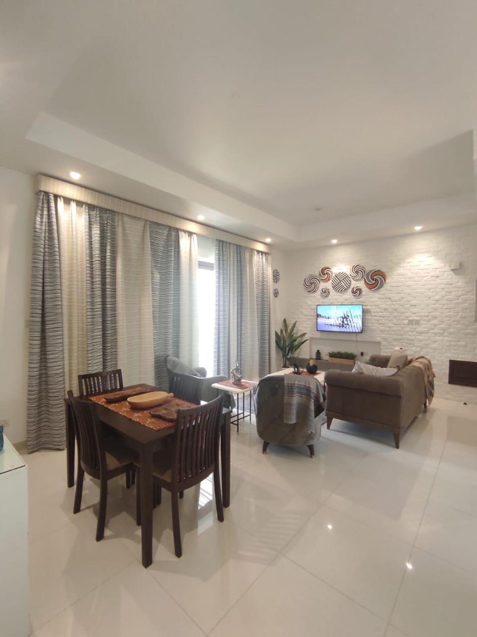 Segal Hawana 2 Bedroom Apartment *